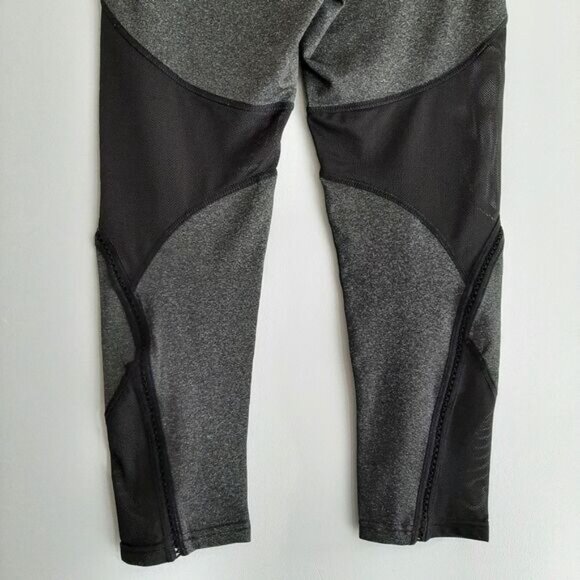 BCBG MAXAZRIA Athletic Capri Leggings Mesh Insert Panels Sz S - Picture 8 of 9